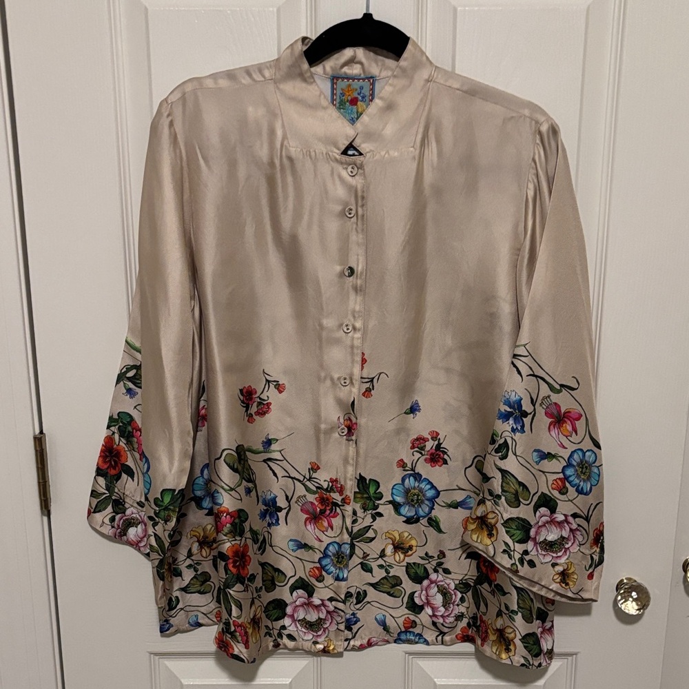 Johnny Was 100% silk jacket/shirt size M